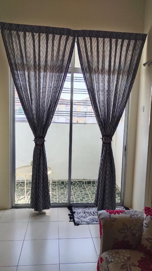 Dadide Guesthouse Alor Gajah Exteriör bild