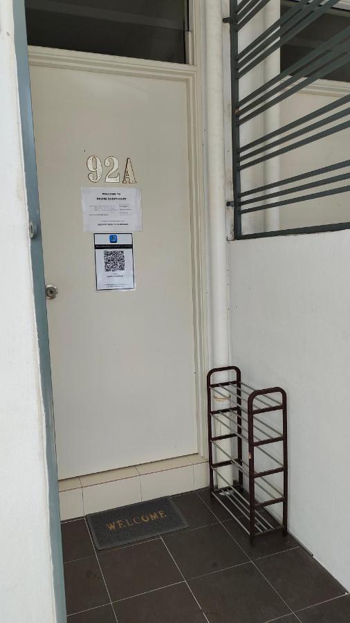 Dadide Guesthouse Alor Gajah Exteriör bild